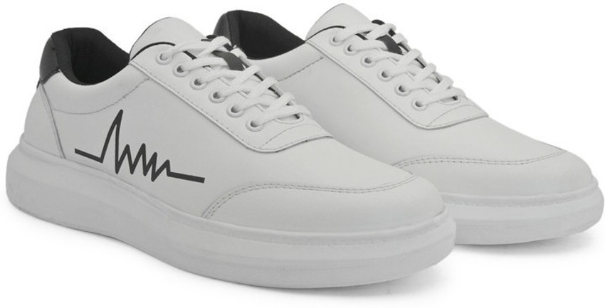 White trainers top trend 219