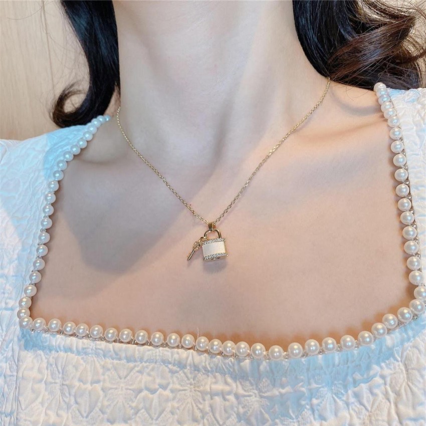 Shell Stone Small Lock Clavicle Chain Sterling Silver Pendant