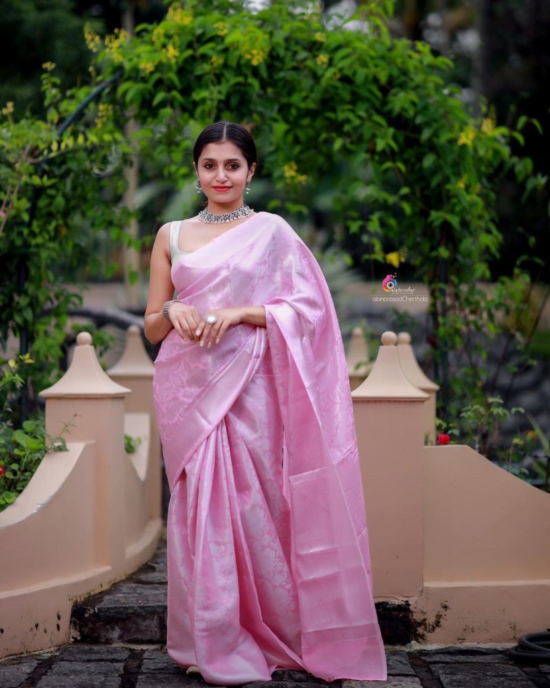 Blush Pink Kanjivaram Silk Saree with Contrasting Blouse Online
