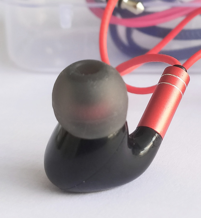 Earphone below 2025 200