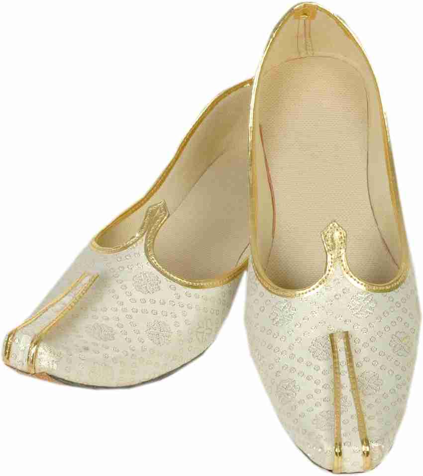 SHOPVOP WHITE GOLDEN SHERWANI JUTI FOR MAN Jutis For Men Buy SHOPVOP WHITE GOLDEN SHERWANI JUTI FOR MAN Jutis For Men Online at Best Price Shop Online for Footwears in
