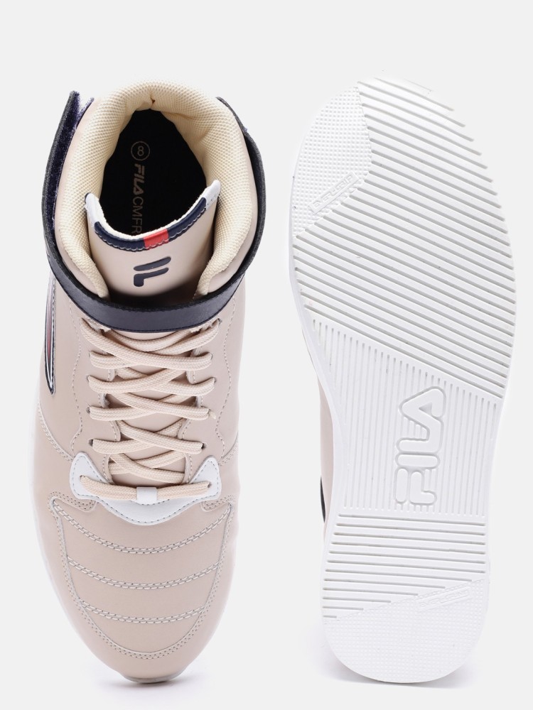 Fila beige hot sale sneakers