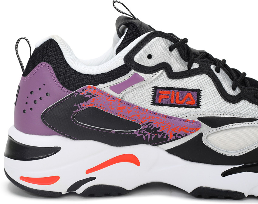 Fila tracers outlet