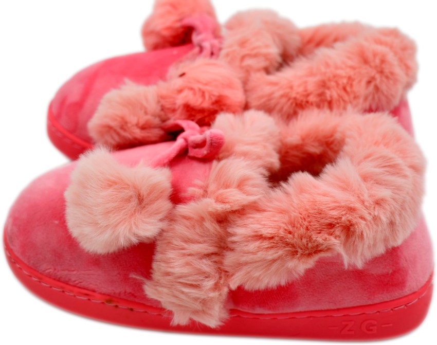 Pin by Jαsмιηє on Shoes  Fluffy shoes, Girly shoes, Pink fur