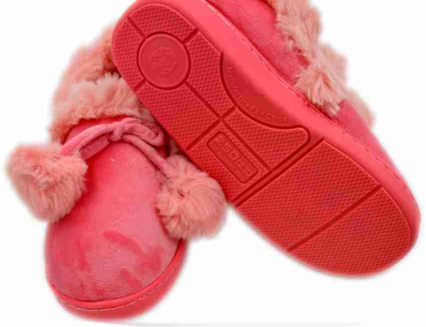 Pin by Jαsмιηє on Shoes  Fluffy shoes, Girly shoes, Pink fur