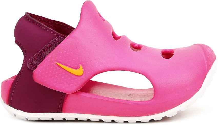 Pink nikes kids shops