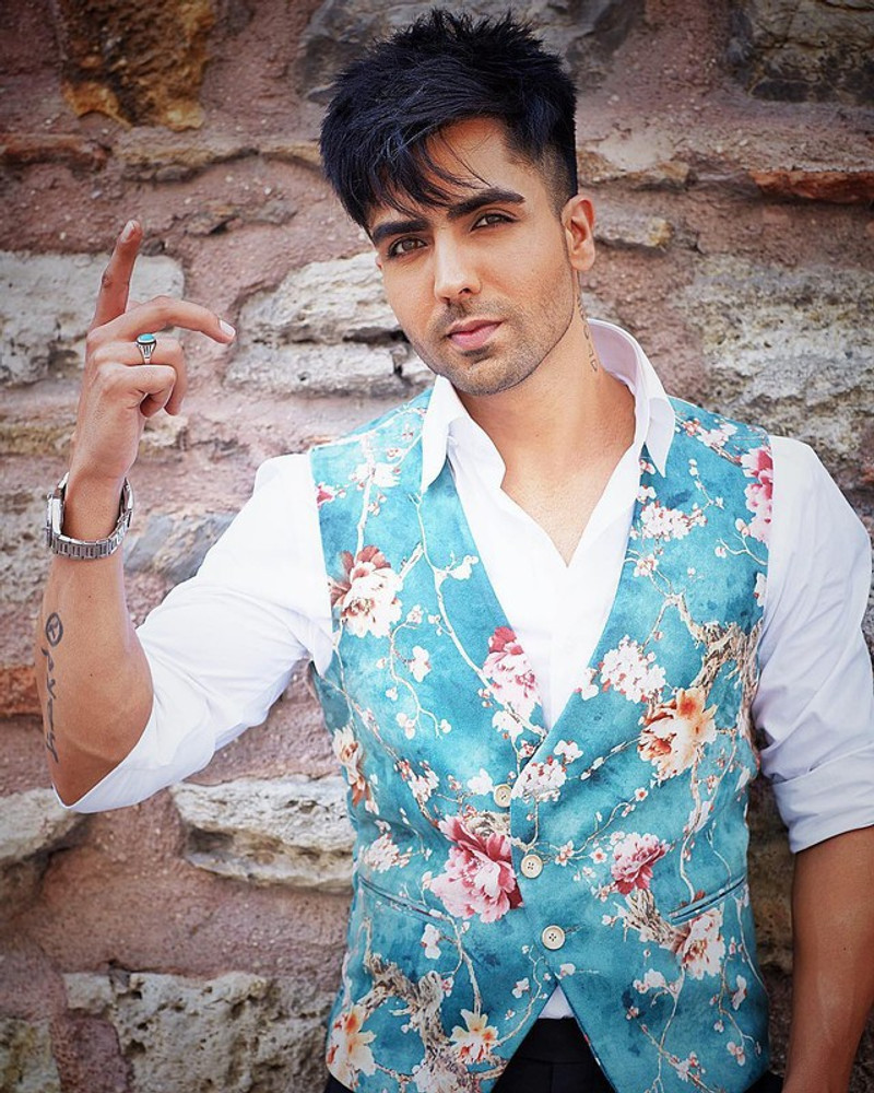 Hardy Sandhu Poster Multicolor Photo Paper Print 12 inch X 18 inch Rolled Photographic Paper Personalities posters in India Buy art film design movie music nature and educational paintings wallpapers ...