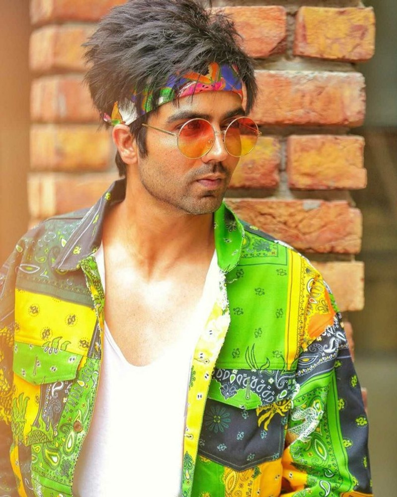 Hardy Sandhu Poster Multicolor Photo Paper Print 12 inch X 18