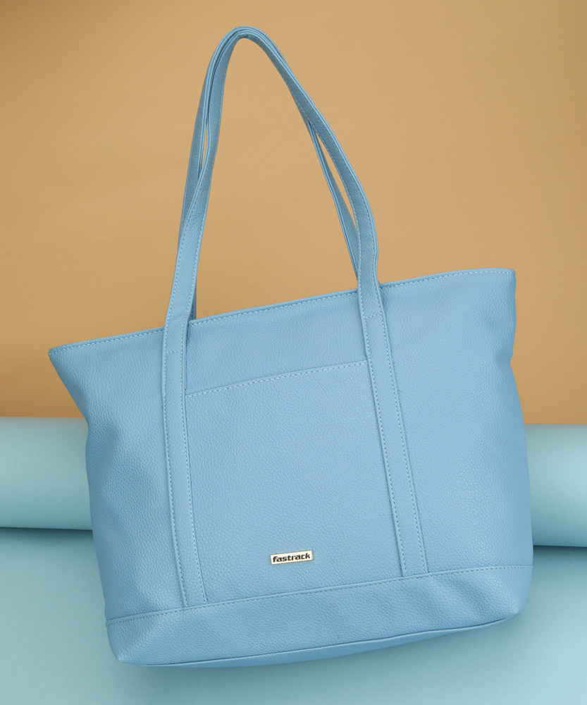 Top more than 176 fastrack bags online flipkart esthdonghoadian