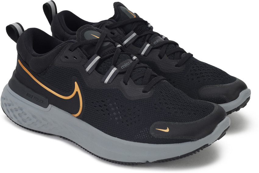 Nike React スパイク ブラック/ゴールド Nike React スパイク ブラック/ゴールド