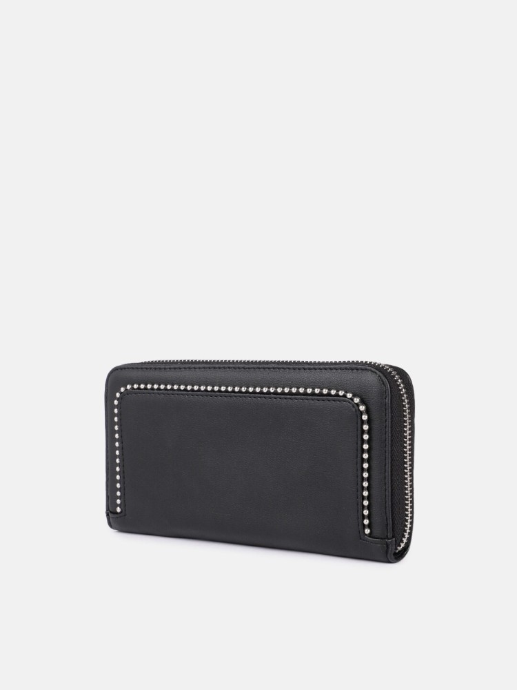 Dressberry wallets outlet