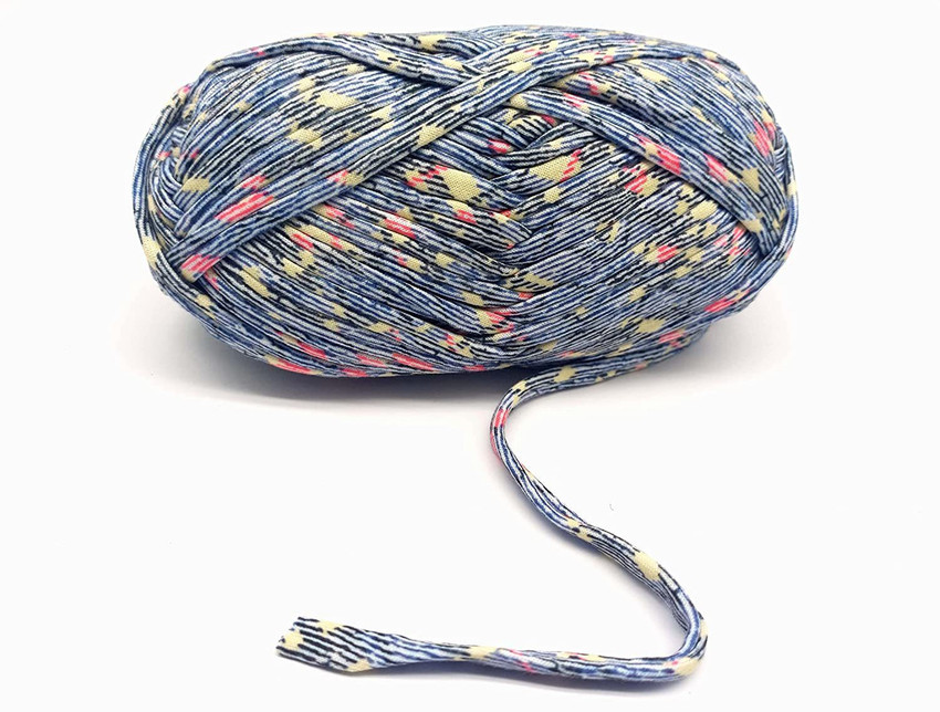 T shirt yarn blanket top
