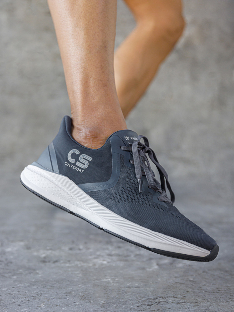 Cult store sport shoes