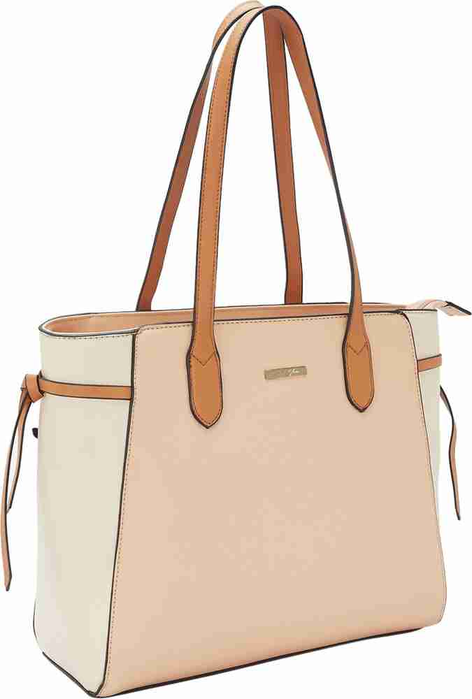 Pantaloons discount ladies bags
