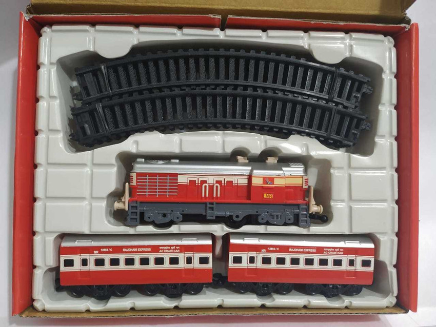 centy MINI PASSENGER TOY TRAIN RED ENGINE SIZE 15CM MINI