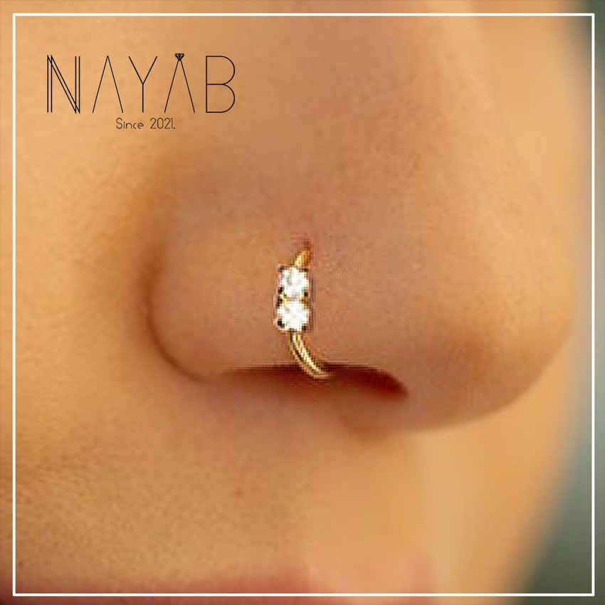 Gold nose outlet hoop with diamond