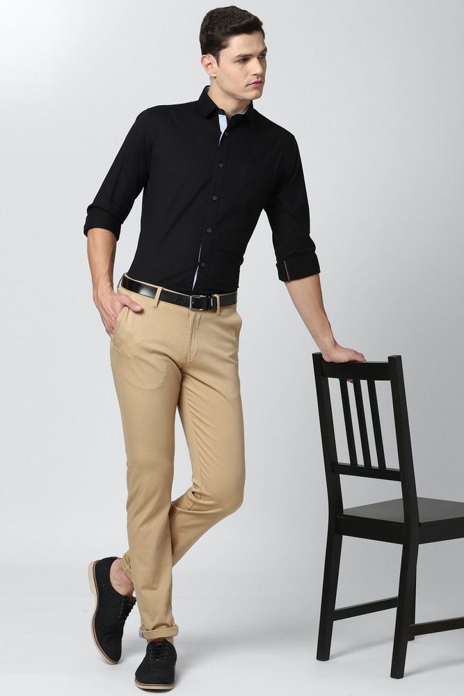 Black shirt khaki pants what color shoes sales