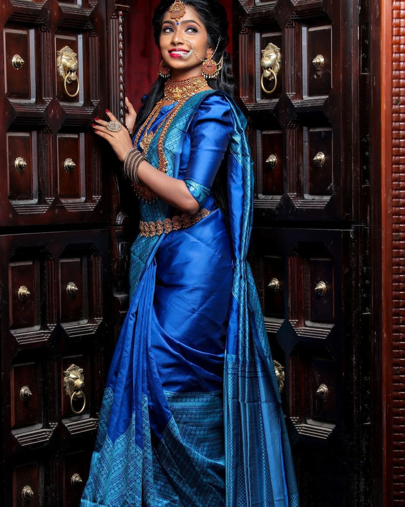 Stunning Royal Blue Woven Kanjivaram Silk Saree With 10015