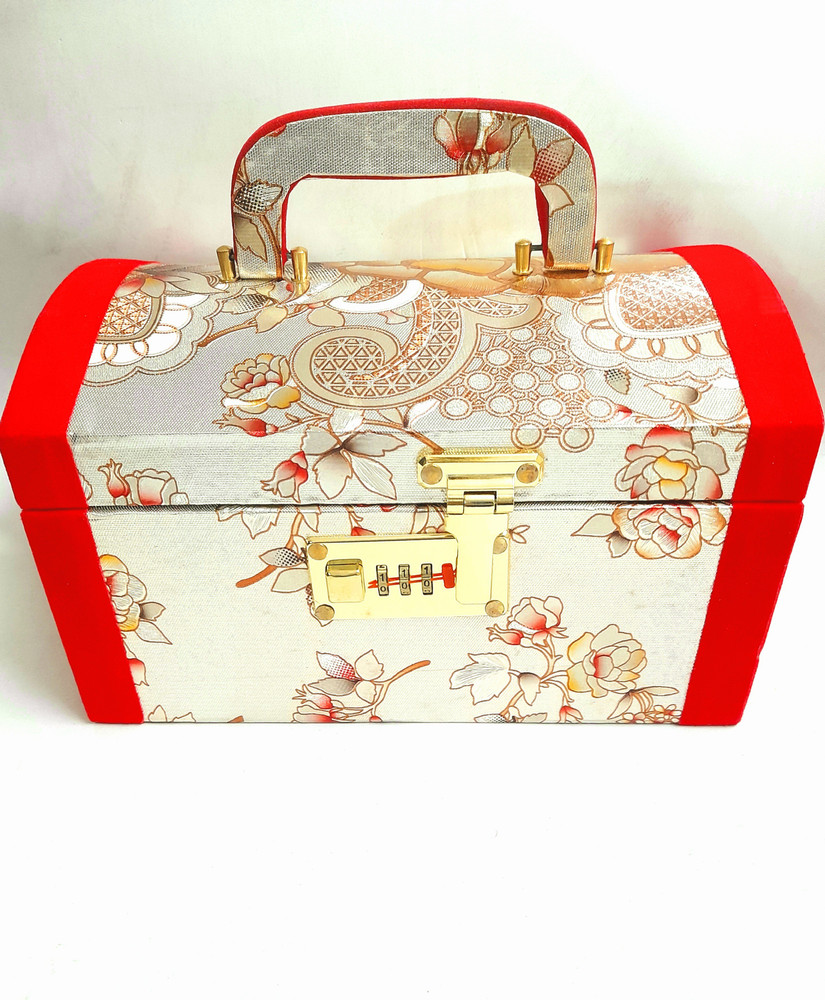 Makeup box online discount
