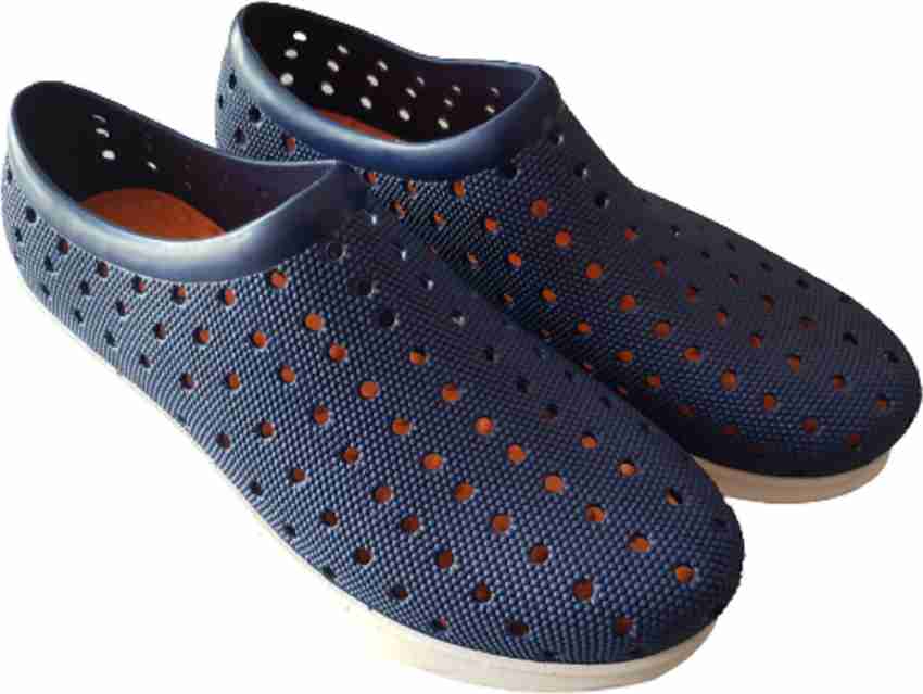 Rainy store shoes flipkart