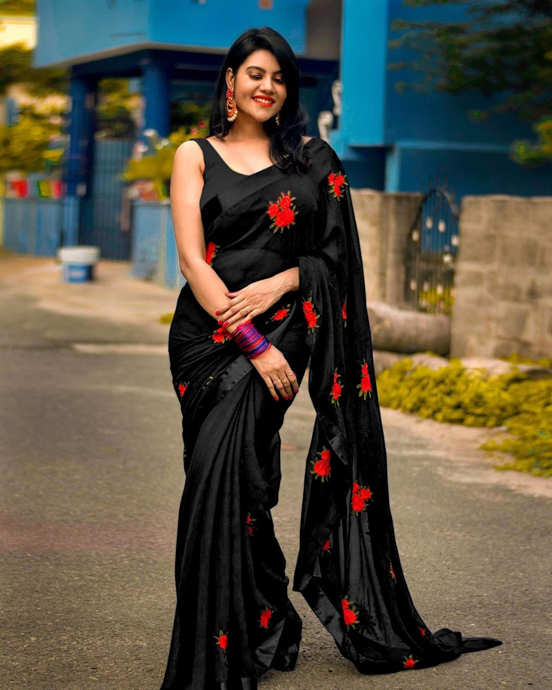 Flipkart saree model sales