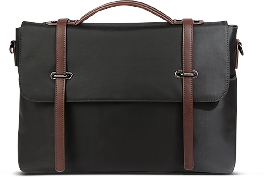 Men's Commuter Messenger Bag in Black Matte Leather - Thursday