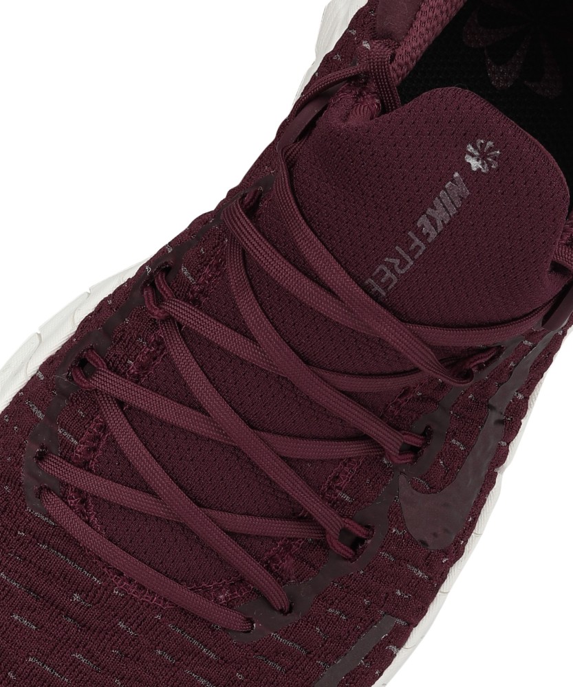 Free rn hotsell flyknit maroon