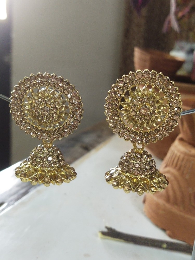 Gold deals jhumka style