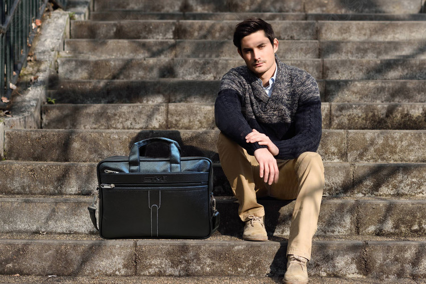 Laptop messenger bag 15.6 inch hot sale