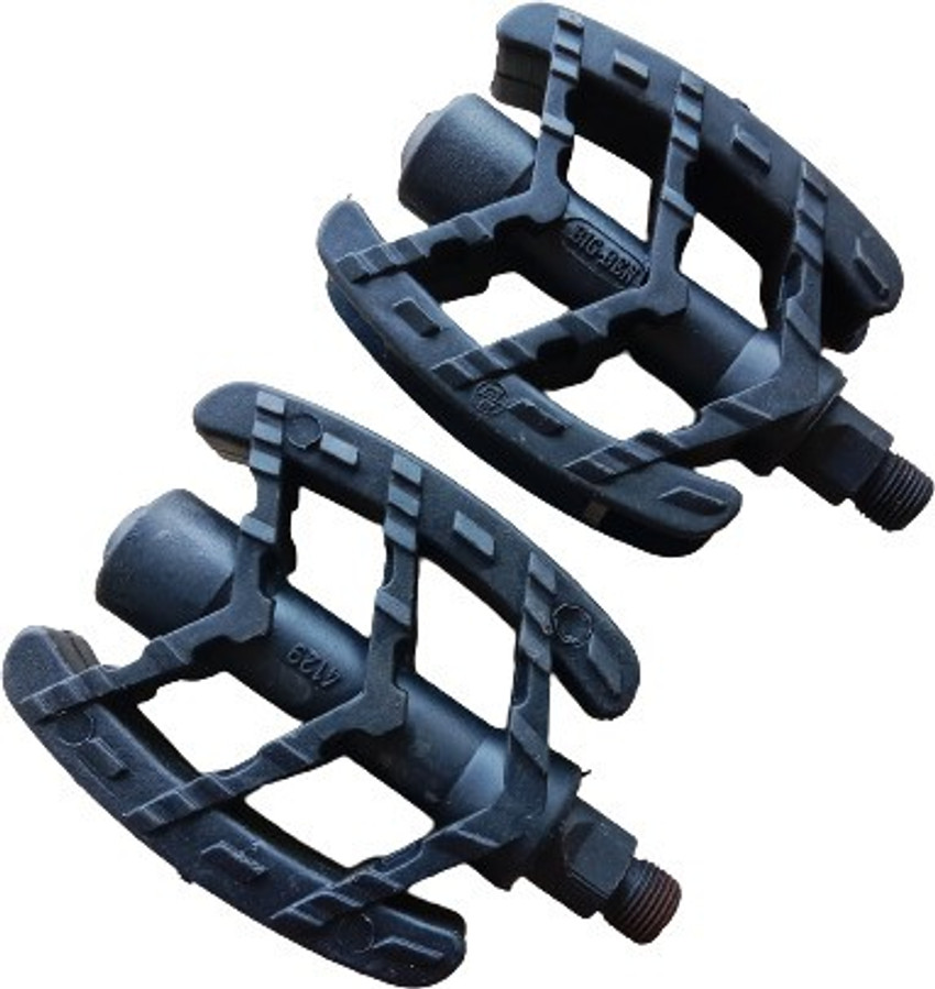 Cycle sales pedal set