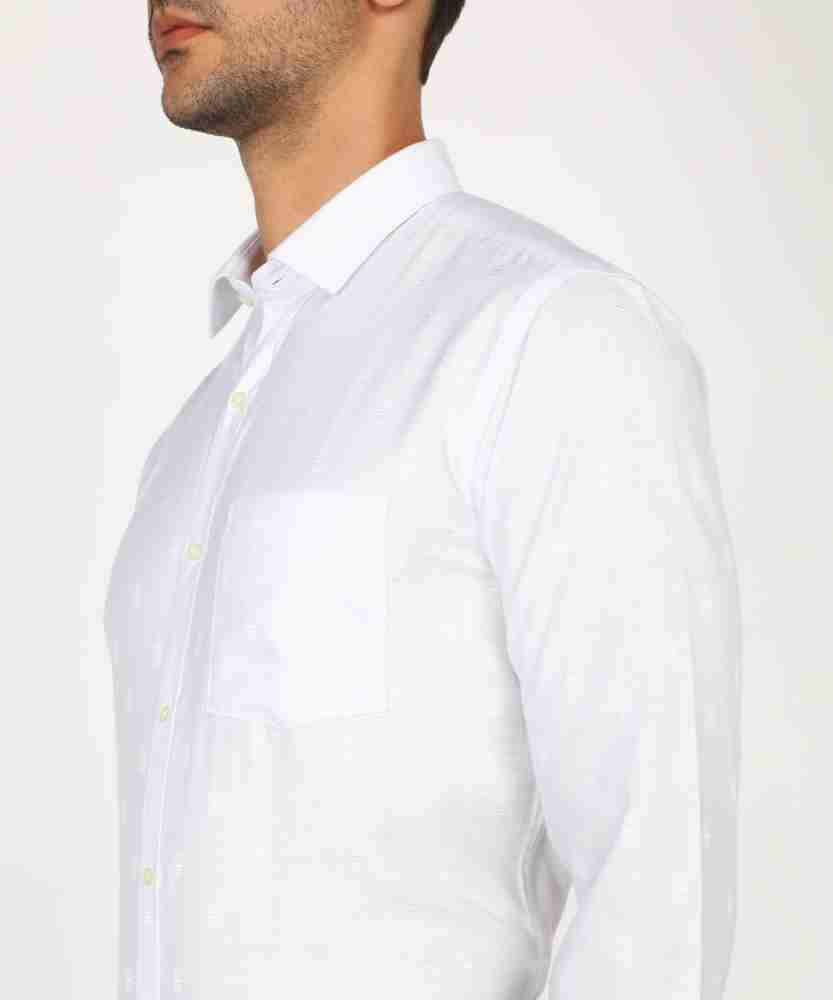 Get Ready with White formal shirt for the Business meeting.! 😍 Shop  Now..!! . Follow for more @lastinch_madeforcurves . . #Lastinch…