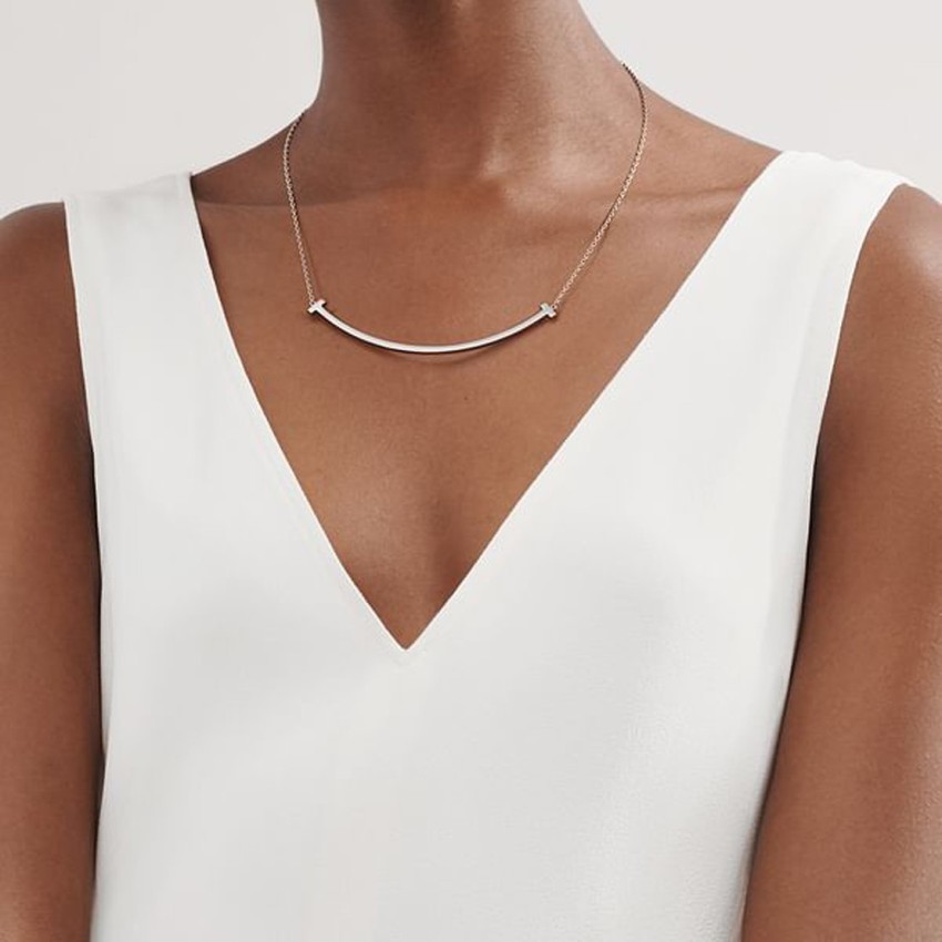 Smile pendant, Solid gold smile necklace - Elegant Jewel Box | Fine  Jewellery