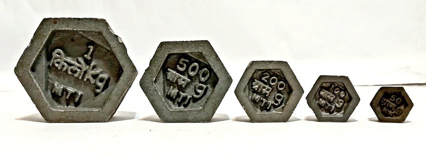 AccuWeigh Standard Calibration Weight set 1kg 50g Cast Iron