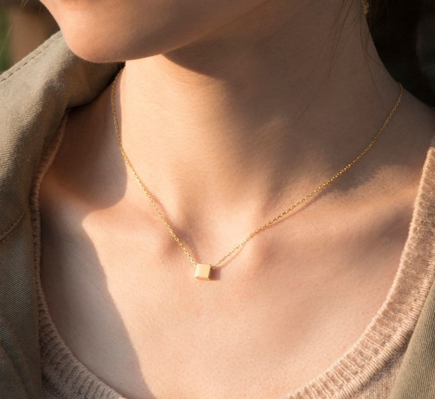 Chain with square pendant sale