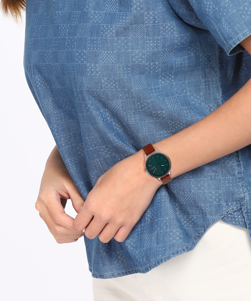 Titan 2648SL01 Neo Collections Analog Watch For Women Buy