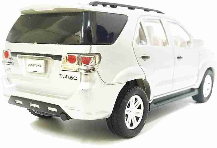Toyota fortuner miniature online