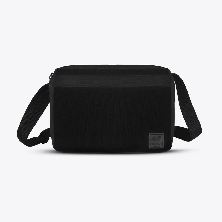 badgepack Noor Messenger Bag Black 10 L Laptop Backpack Black