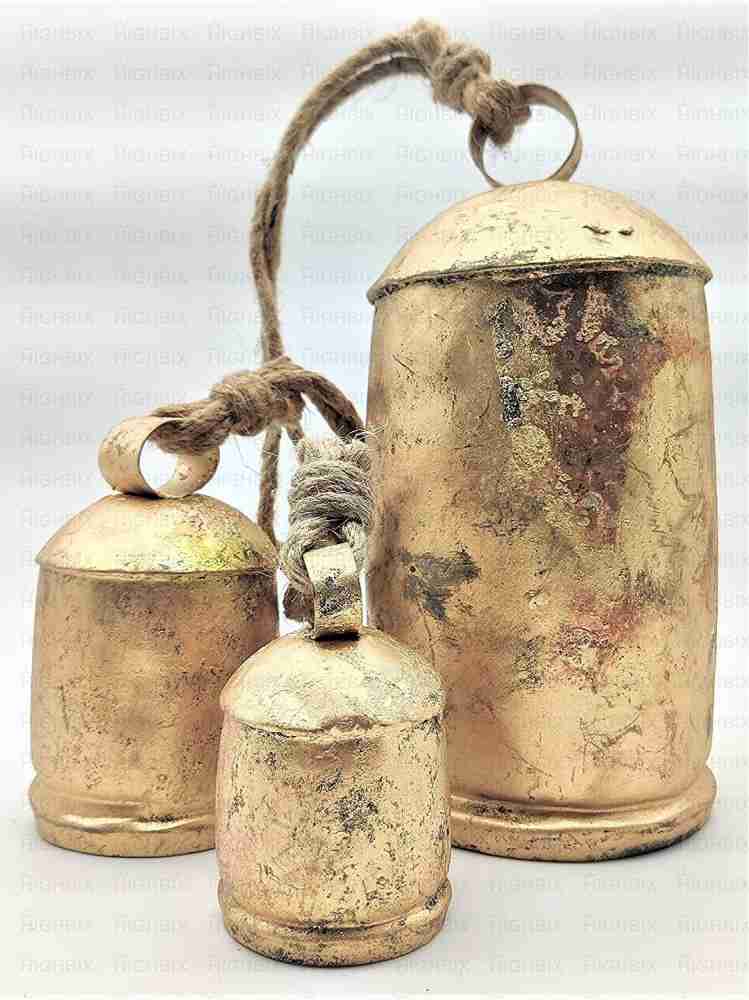 HIGHBIX Vintage Rustic Tin Metal Cow Bells Set of 3 Wall Hanging Décor Big  Iron Cow Bell Price in India - Buy HIGHBIX Vintage Rustic Tin Metal Cow  Bells Set of 3 Wall Hanging Décor Big Iron Cow Bell online at