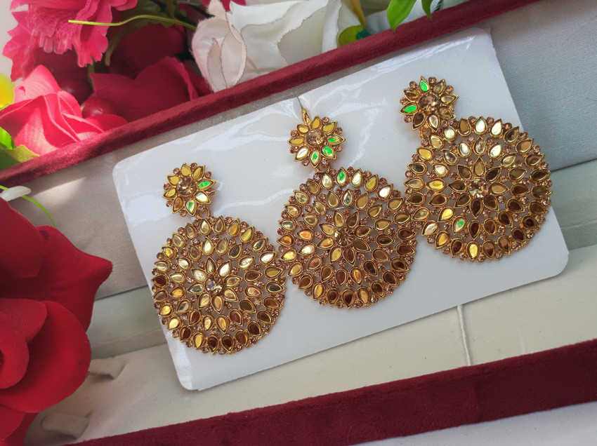 Latest trendy store earrings
