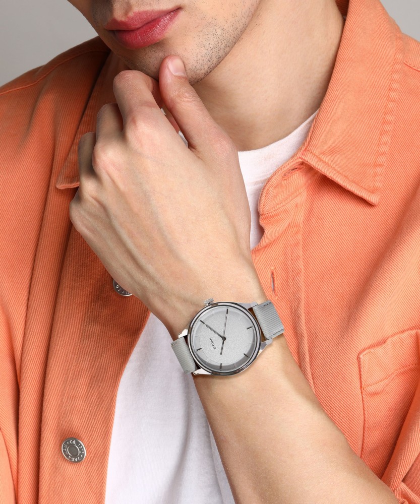 Titan Men's Classic Watch: Gradient Dial & Sleek Markings with Leather Strap