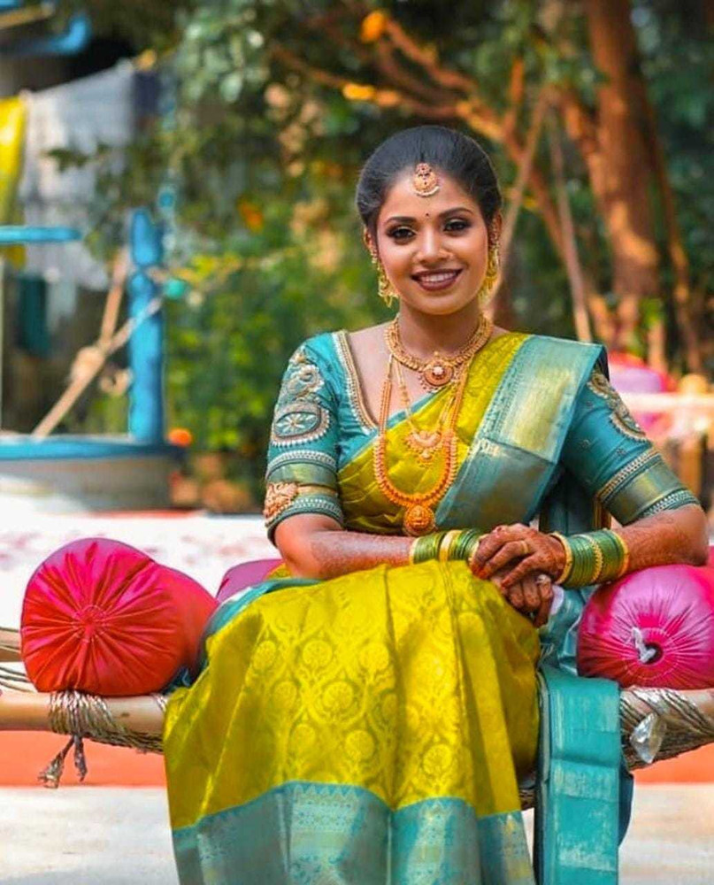 Jewellery on saree online sale