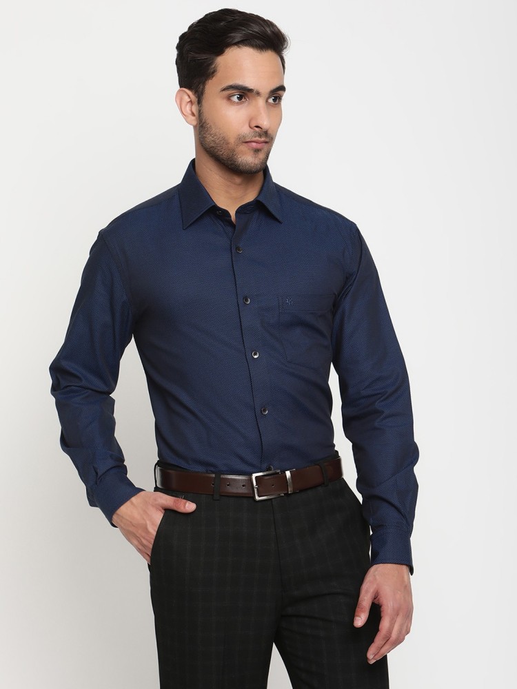 What colour pants will go well with a light blue shirt for casual looks   Quora