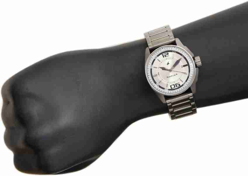 Fastrack NP3089SM01 Black magic Analog Watch For Men Buy