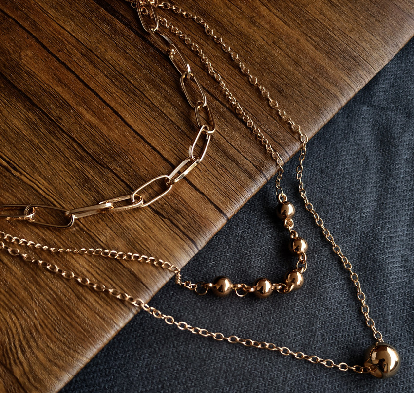 Double clearance chain locket