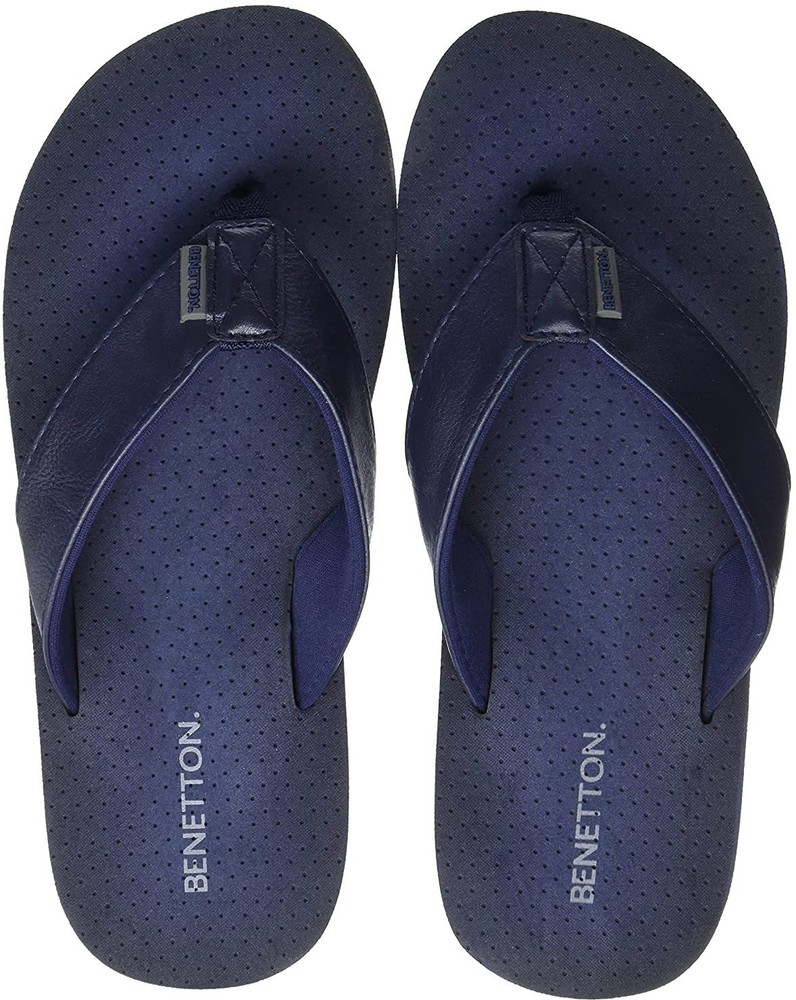 Boys man utd slippers deals
