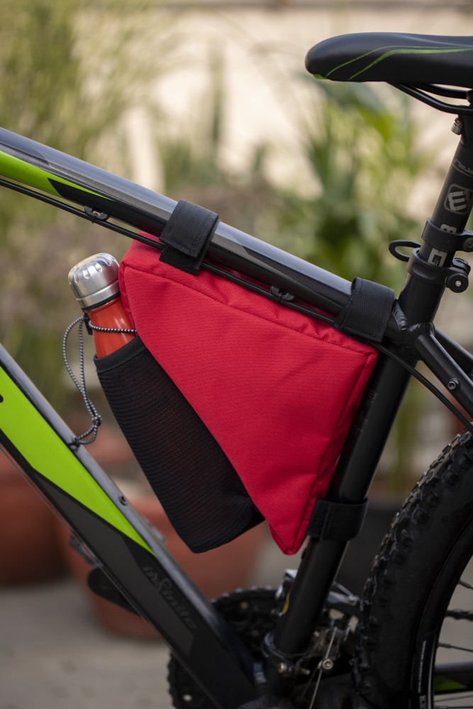 Cycle outlet tool bag