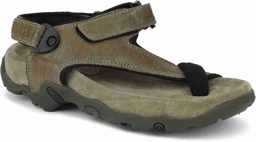 Woodland sandals online flipkart