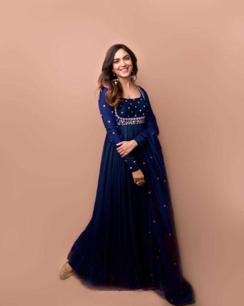 Flipkart hotsell blue gown