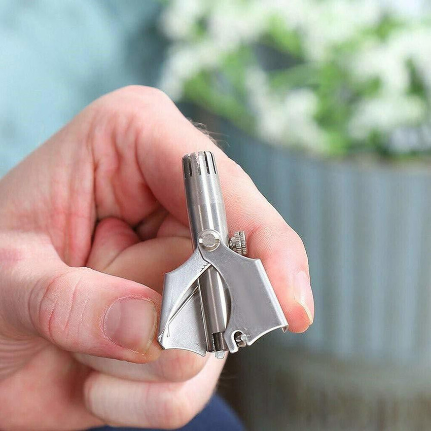 Hand outlet hair trimmer