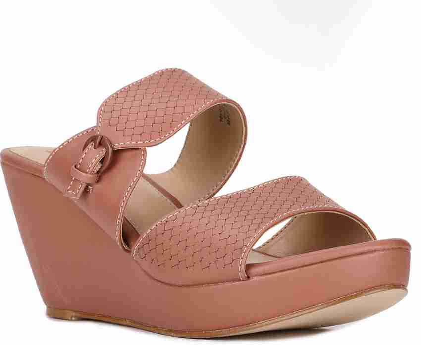 Pink sandals for discount women